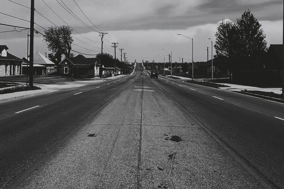 A black and white picture of 20th street in Joplin, Missouri.